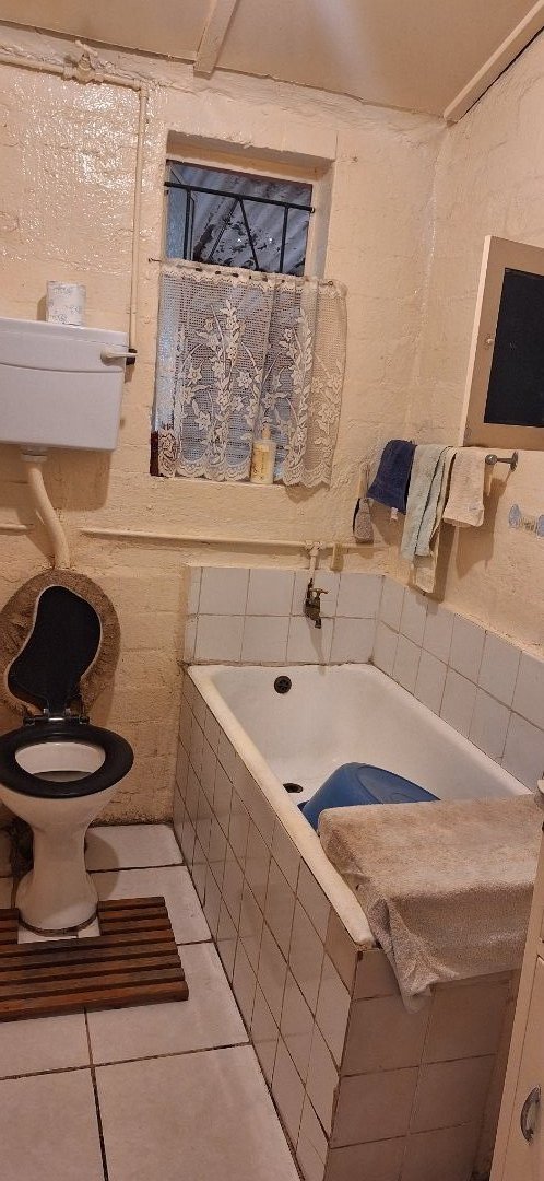 1 Bedroom Property for Sale in Heideveld Western Cape